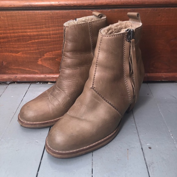 Acne Studio sheepskin lined boots - Picture 2 of 6